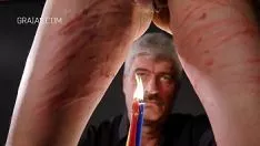 চালান রেড-হেডারের জন্য অমানবিক পাপের শাস্তি