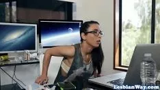 Reproduzir Spex tribade adolescente scissocircle bela milf