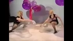 تشغيل الغواصون يرفعون التوائم