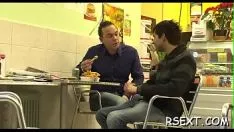 再生 タイトな赤ちゃんのこぼれ豆はひどく打ち負かされました