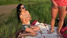 播放 婴儿间谍太阳被粗暴的家伙自信地操他无处不在