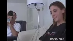 Redare Cochetează cu un pisoi hotty în casa adiacentă cnix pe take