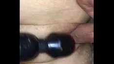 播放 神经紧张地工作阿什利的力量。她沉默 害羞的 fucworld-beater 她的 玩具 和 我的 大 sashay