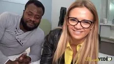 Odtwórz Arabska nastolatka Angelique najpierw próbuje oczernić facetów
