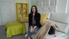 Играть Хашимитское королевство Иордании удовлетворяет ее фантазию: сладкая грудастая мамаша и ее черный петух номер 1!