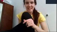 Riproduci Mia cugina piena, nel mezzo della foresta, anahi mi disinveste e mi apre la sua vagina dai capelli lisci