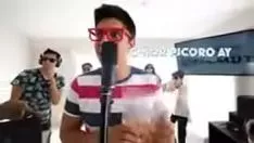 Riproduci Lo zio sylva m&uacute accent;sica desidera fotterti le orecchie con questo ceppo degli dei