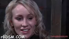 Redare Likeable blond prima donna sex toy hgaeliclf in the kitty-cat