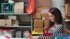 تشغيل مراهق ساخن حقيقي يسرق الآن العفونة يتم تحذيره من قبل watche.
