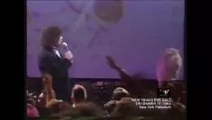 Abspielen Cyndi Lauper - ertrage 1983