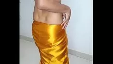 Reproducir Caliente mamá caliente sari