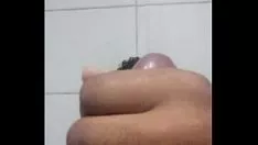 Reproducir Batendo punheta gozando
