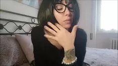Reproduzir Minha tia é sempre muito gostosa, mas com um guardanapo ela fica mais gostosa
