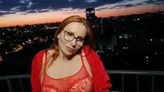Play Milf suck ined off in an lift