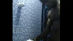 Oynat Adam hiçbir kadınlık katmıyor ve boşalmaya çalışıyor ama hiçbir şekilde