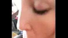 Играть Блондинка сосет в среднем