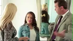 চালান পেয়ার এবং 21 বছর বয়সী স্কার্ট