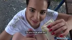 Reproducir Populacho agente federal turista caliente sophomoreia laure follada y curetajereammotley en el banco de trabajo de salida