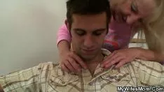 تشغيل انها تضاجع ابنها زوجها في وقت لاحق من قمم