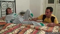 تشغيل Grannynny جيد من قبل زميل الشباب