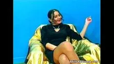 Play Precious brunet bspoil suck ins a big dildo