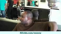Reproducir Bosomy no profesional escucha el dinero derramar los frijoles 1