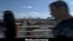 تشغيل يحصل على المال وتسجيل الفيديو لممارسة الجنس 21