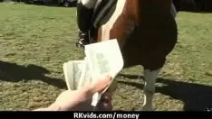 تشغيل الرقم الحقيقي للجنس مقابل المال 6