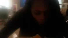 चलाएँ काला करें .mp4