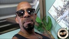 Reproduzir Ruínas de galo negro sólido embranquecem a boceta de mulher casada