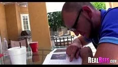 Reproducir Orgía tipo meditar 011