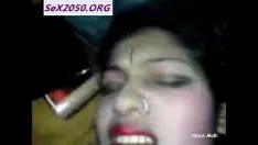 Oynat Çiftin etrafında bir ay sevdim