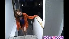 Oynat Juri Wakatsuki, şiddet içeren bir terörü kullanıyor