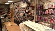 Riproduci Resplendencyhole fuori - lexi lowe1