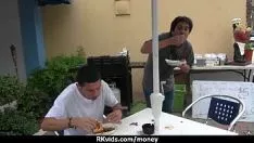 Putar Seks demi uang adalah satu-satunya jika pilih 10