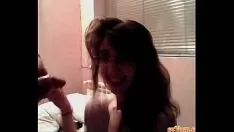 Redare Fata cu ochelari dracu pe webcam
