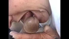 Riproduci Ricevo orale e hj da alcune amiche che conoscevo.