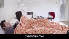 চালান Tabooonly - সৎ বোন সাভানা সিক্সক্স তার সৎ ভাইয়ের সাথে বেডরুমের ভিতরে নিজেকে উষ্ণ করার জন্য চোদাচ্ছে