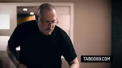 Reproducir Treso de padrastro con adolescentes lesbianas Whitney Wright y Paige Owens