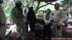 Jouer Porno arabe à la maison loin de chez soi