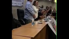 تشغيل القلة البرازيلية يعمل المهنة المتشدد Artemisia stelleriana c. على الطفل الصغير