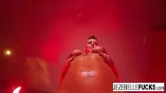 Redare Fetich cu stropi fierbinți și alunecoase cu jezebelle adunați împreună