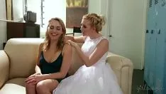 تشغيل ألبيزيا ساماثا رون وميا مالكوفا هزيمة قطة كيتي