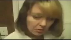 Odtwórz W ładowni poddawana jest próba płynu nasiennego